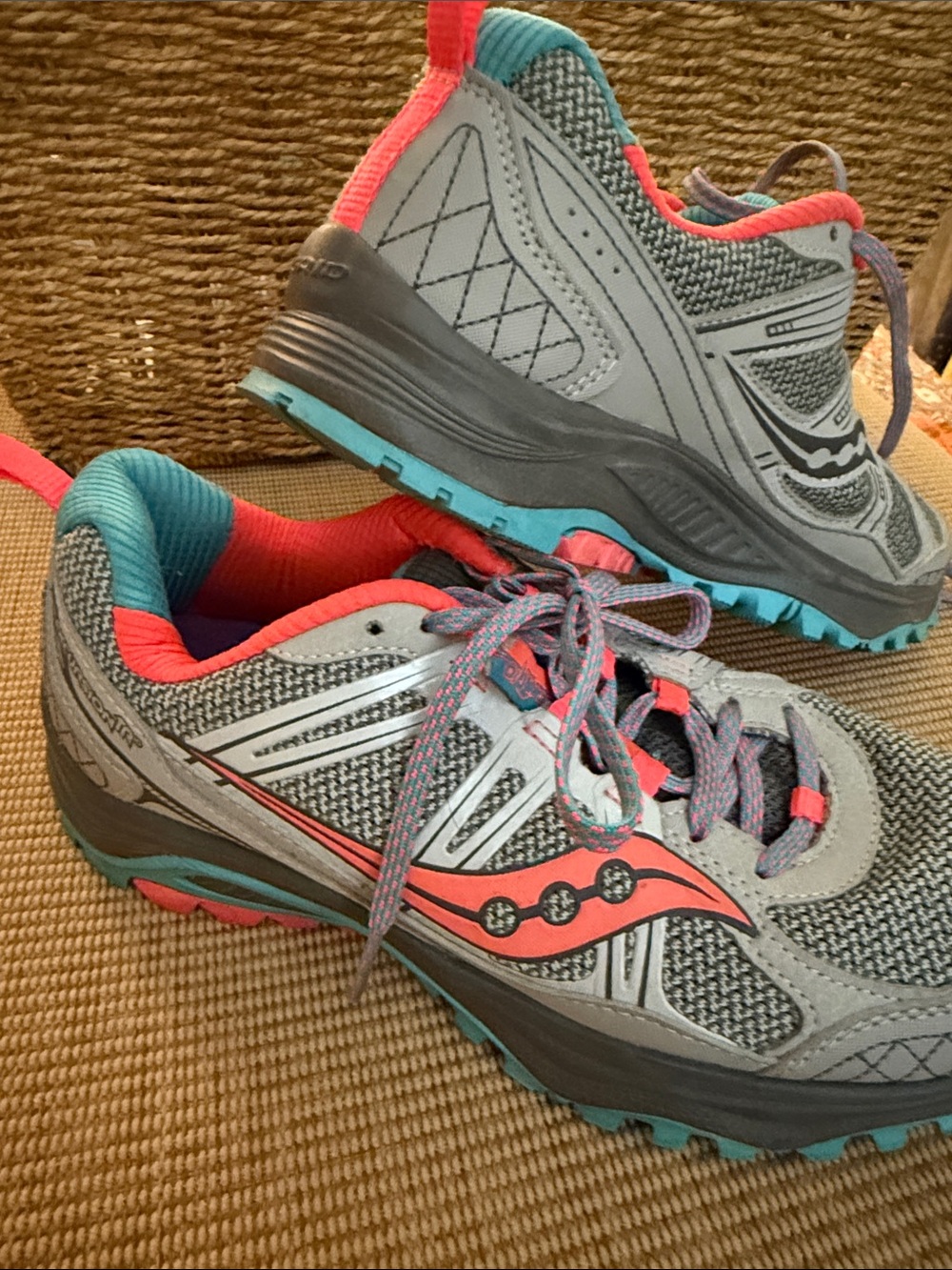 Saucony Women's size 8.5 Gray Coral and Teal Trail Runners